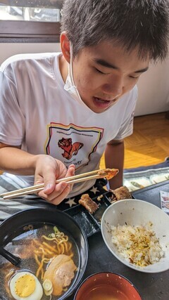 LINE_ALBUM_8-31 焼肉チーム_220905_01_コピー