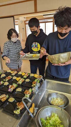 LINE_ALBUM_11-14 お弁当作り_221123_1_コピー