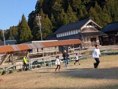 LINE_ALBUM_3月 戸外遊び_250324_2_コピー